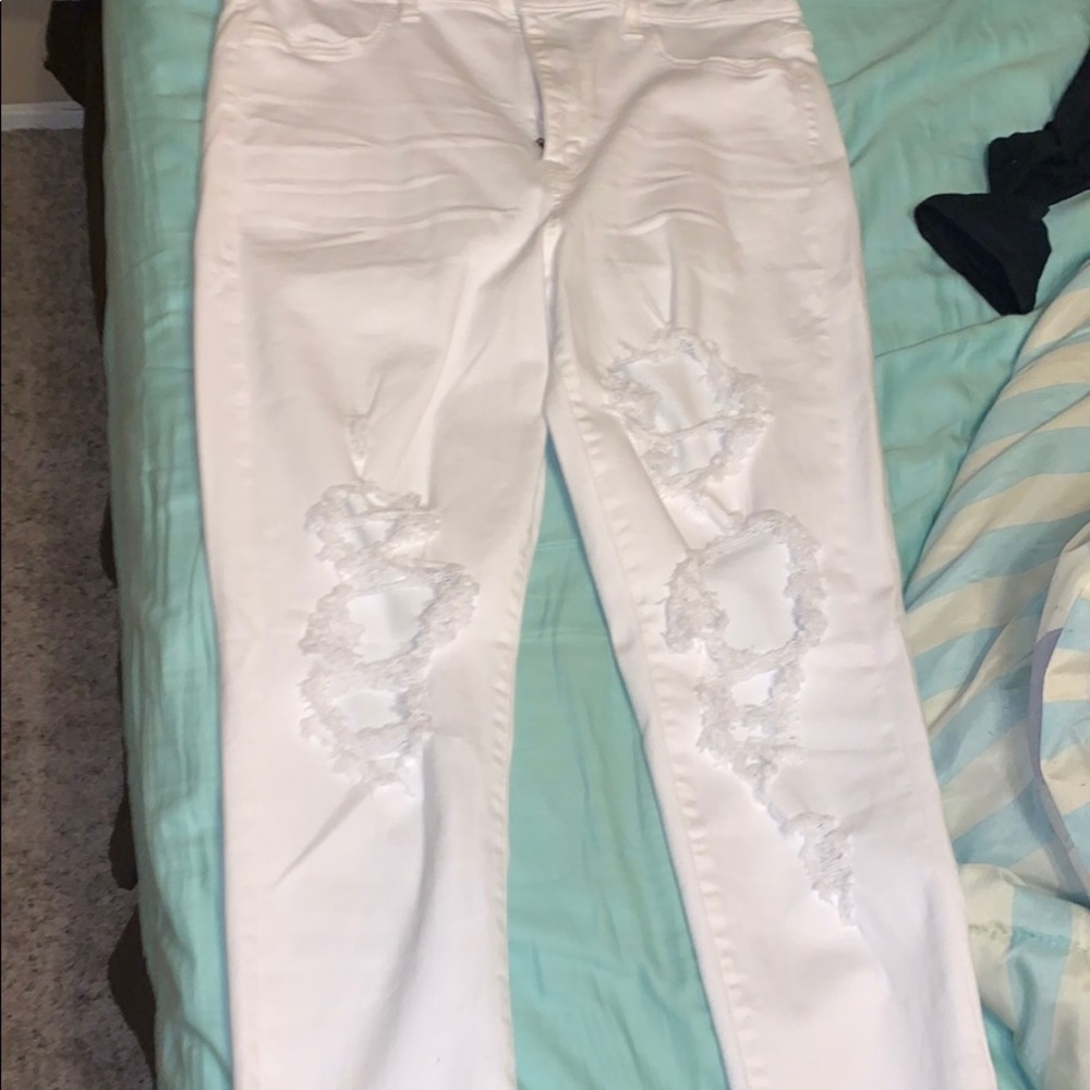 Size 16 aeo distressed jeans. Fits Jr's. Or women